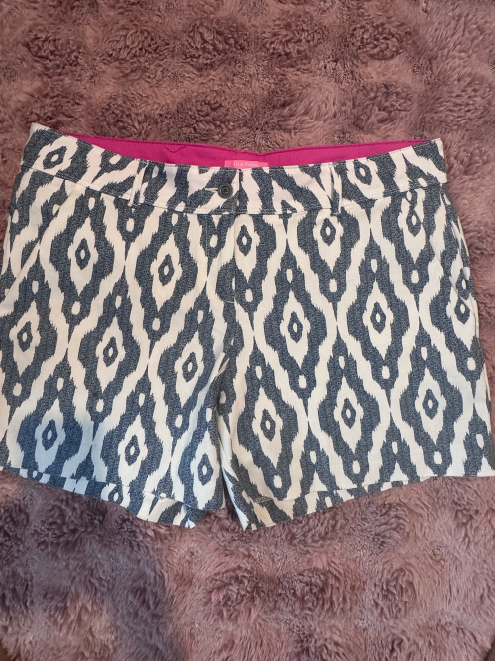 Isaac Mizrahi White and Gray Ikat Print Shorts with Pink Waistband